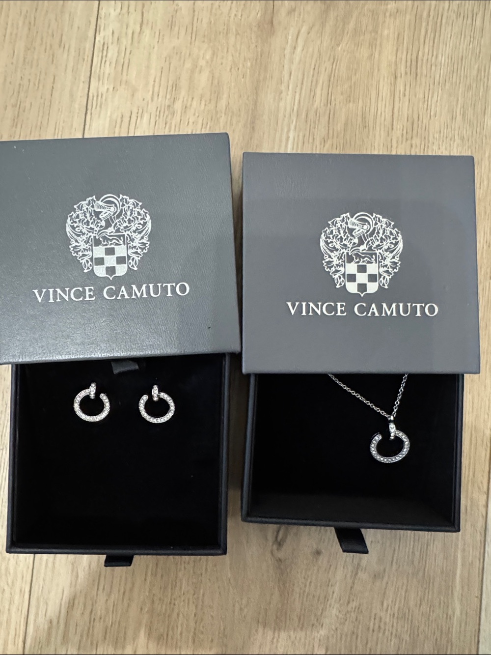 Vince Camuto necklace and earrings new